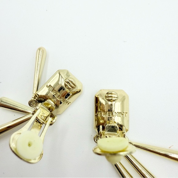 JEWELMINT Elegant Gold Tone Black Dangle Earrings - Picture 5 of 6